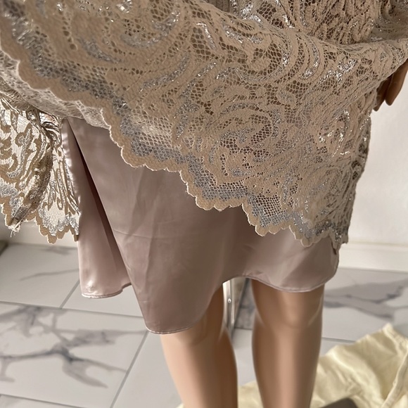 (NWT)(DecoDe-1.8) Ladies fashion Shiny silver lace dress size 8 - Picture 5 of 17